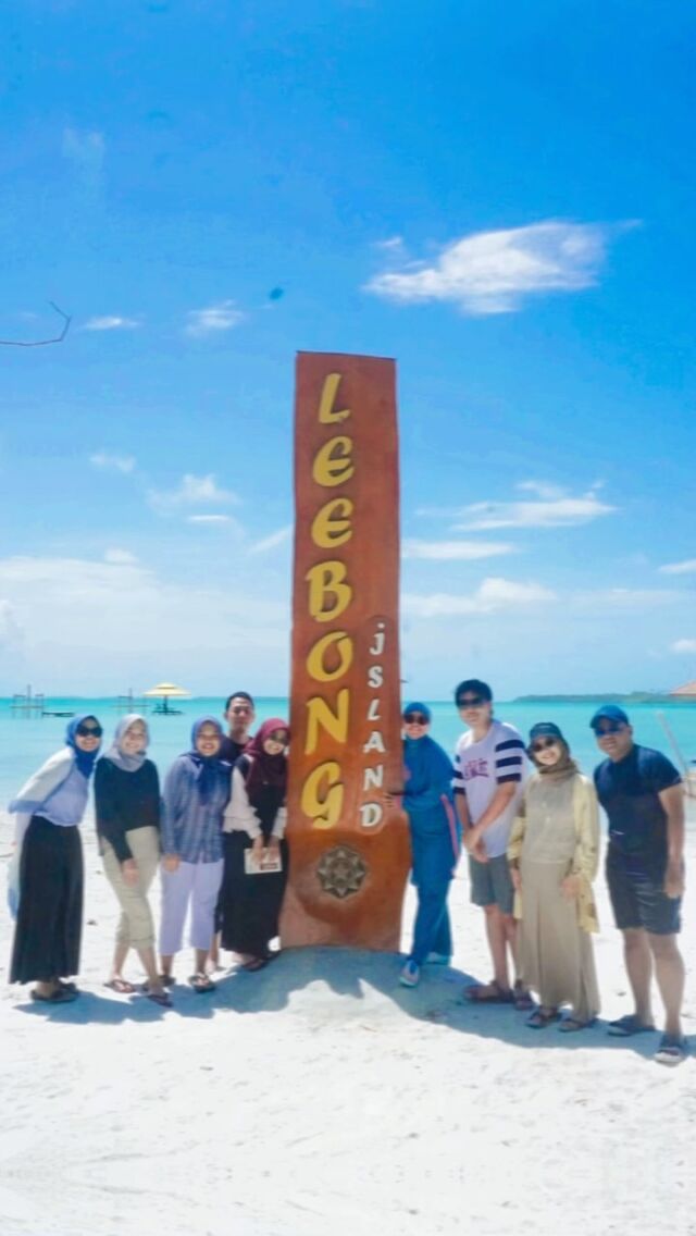 Thank You FEB UI @feb_ui For Join Private Tour Leebong Island Periode Januari 2024  with @travelbelitungcantik 🙏🙌
.
.
Belitung Paket Tour FIT Kami :
✔️Belitung Paket Tour Reguler 2D1N, 3D2N, 4D3N 
✔️Belitung Paket Super Hemat 2D1N, 3D2N 
✔️Belitung Paket Keluarga (Family) 3D2N, 4D3N 
✔️Belitung Paket Honeymoon 3D2N
✔️Belitung Paket Exclude Meals (Tanpa Makan) 3D2N
✔️Belitung Paket One day trip Hopping island 
✔️Belitung paket One day trip leebong island 
✔️ Rent drone + video creations
〰〰〰〰〰〰〰〰〰〰〰〰〰〰〰〰〰
Need more information interesting ?
Dont forget to our officially contact person :
📞/Whatsapp : 0812-7330-3330 / 0819-4925-5430
Id line : belitungcantiktravel
🌎: belitungcantiktour.com
🌏: pakettourbelitung.net
🌏: rentalmobilbelitung.net
.
.
#pakettourbelitung #jelajahindonesia #belitung #new #belitungtrip #belitungisland #bangkabelitung #opentrip #negerilaskarpelangi #traveller #jalanjalan #newyear #destinasidunia #pulaucantik #privatetour #promoopentrip #travelbelitungcantik #jejakpetualang #liburanbelitung #lingkarindonesia #pesonaindonesia #pesonanusantara #jalanjalan 
#travel #traveltheworld #traveltheworld #travelingindonesia #indonesia #travelbelitung #beautifuldestinations #familytrip #belitungitucantik